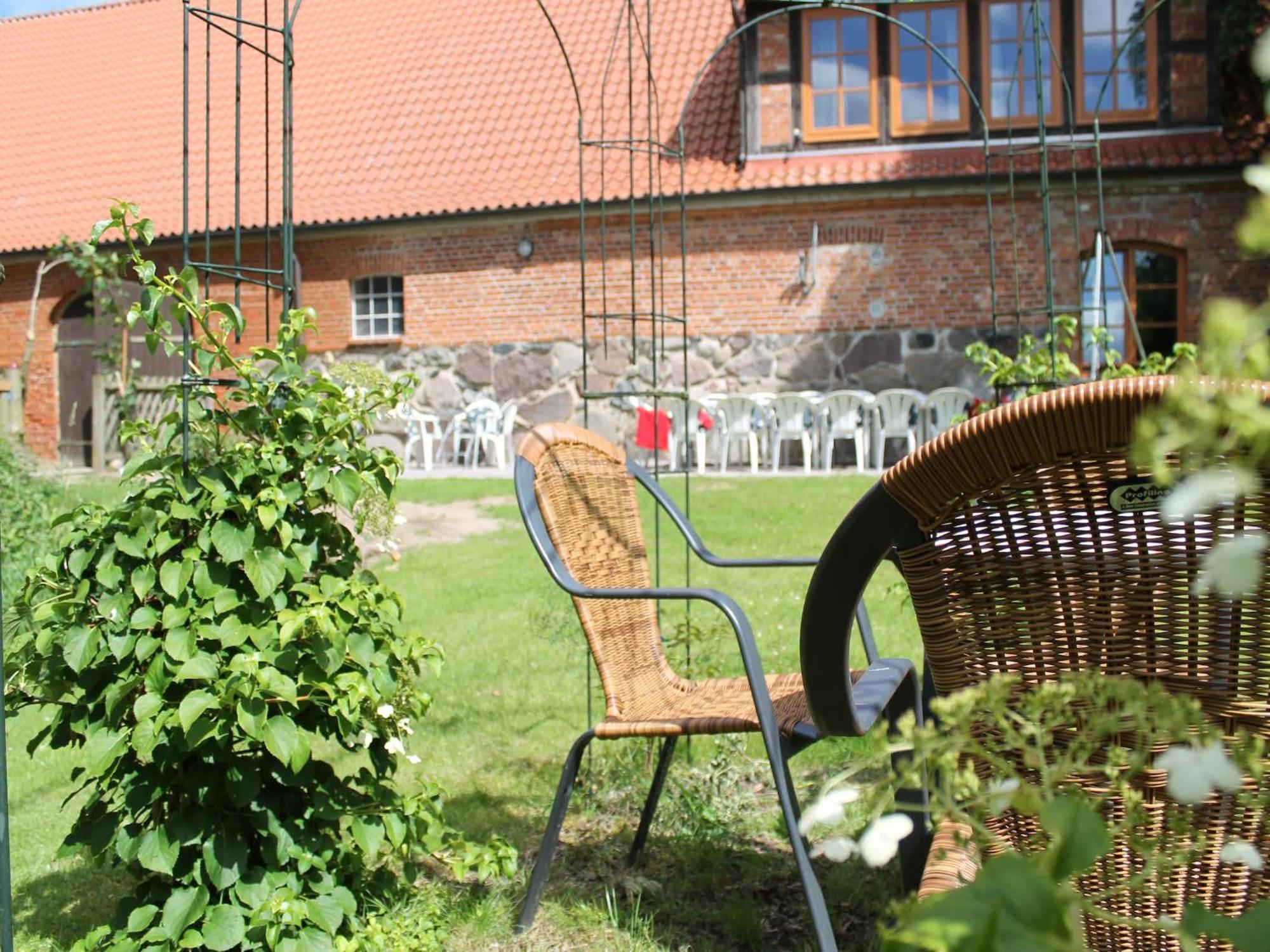 Mansion In Gressow With Terrace Garden Bbq Pond Bicycles Villa Kültér fotó